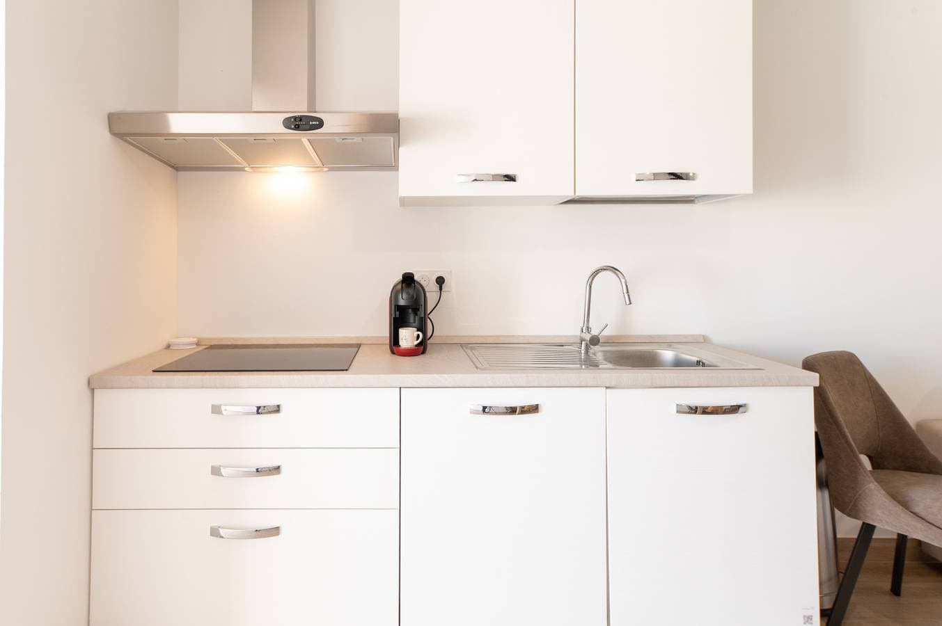 Foto 7 von 26: Apartment „La Dolce Vita 6“ mit Meerblick, WLAN und Klimaanlage