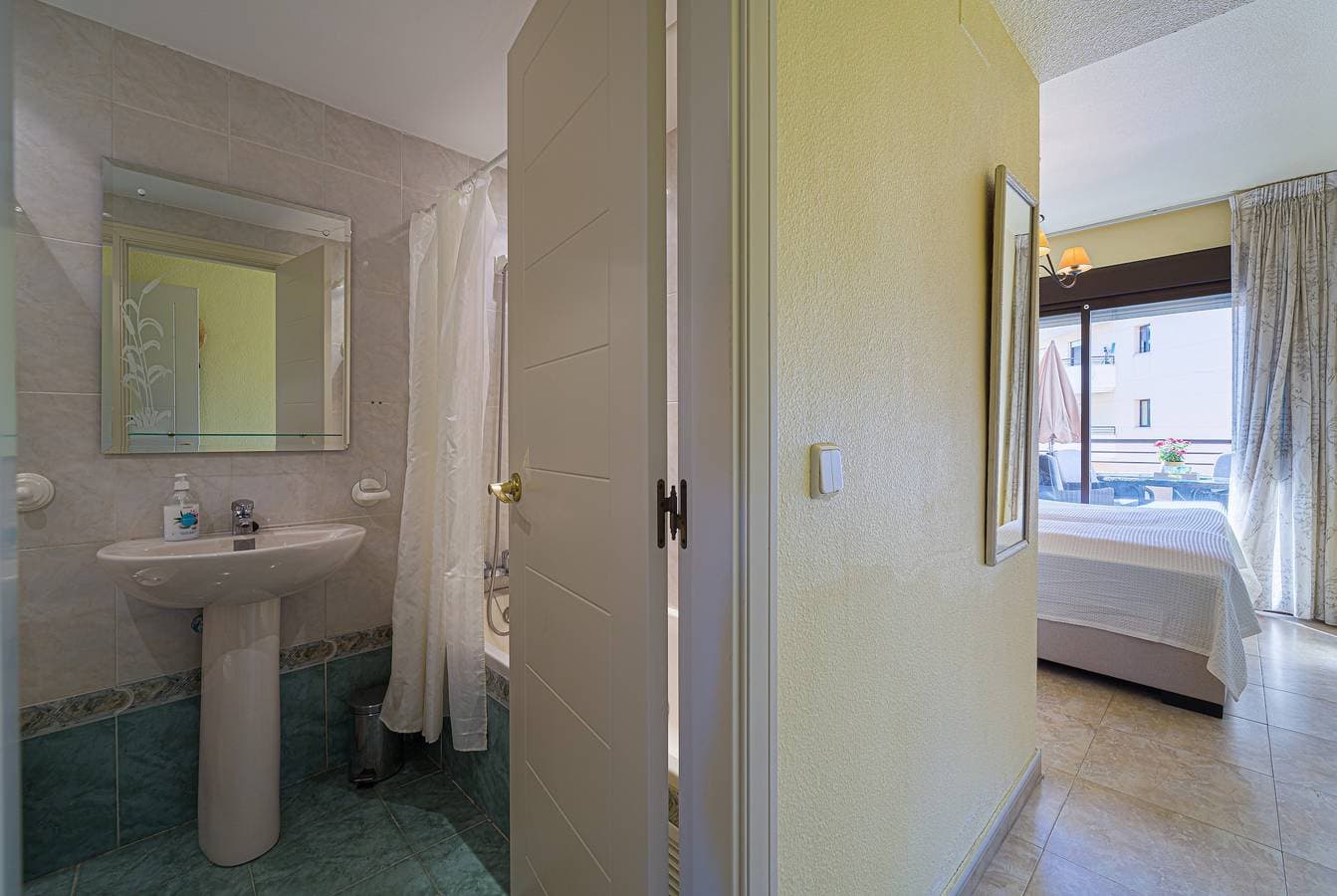 Foto 13 von 25: Ferienwohnung 'Estrella 1L Spaniahome' mit Pool, privater Terrasse und WLAN