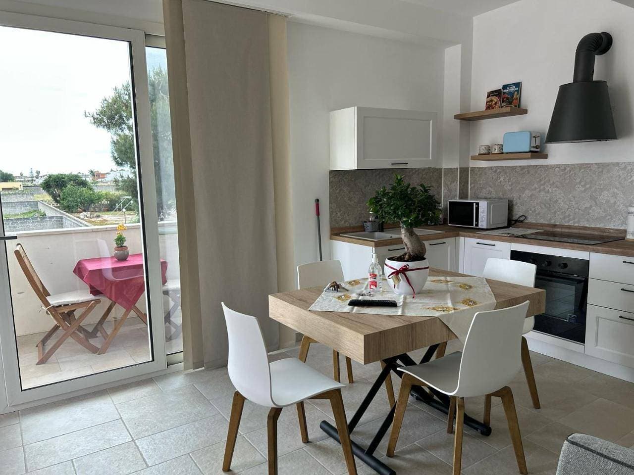 Foto 8 von 15: Studio Apartment with King Bed