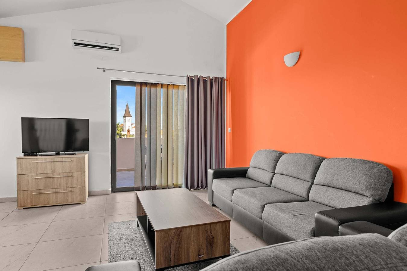 Foto 8 von 23: Ferienwohnung für 4 Personen mit Pool