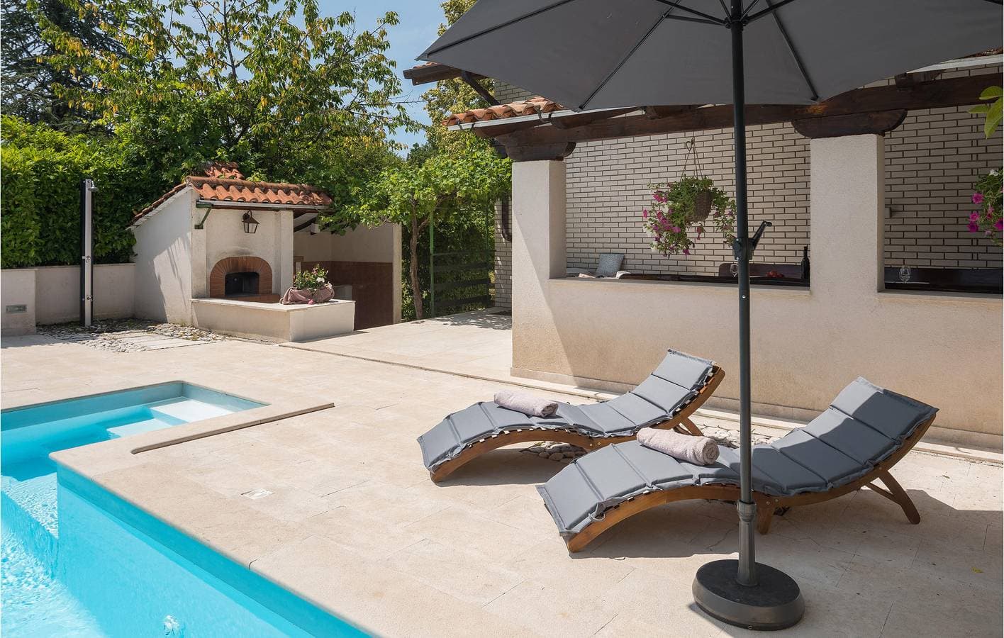 Foto 5 von 51: Reizende 2-Zimmer-Wohnung mit Pool, Terrasse und WLAN