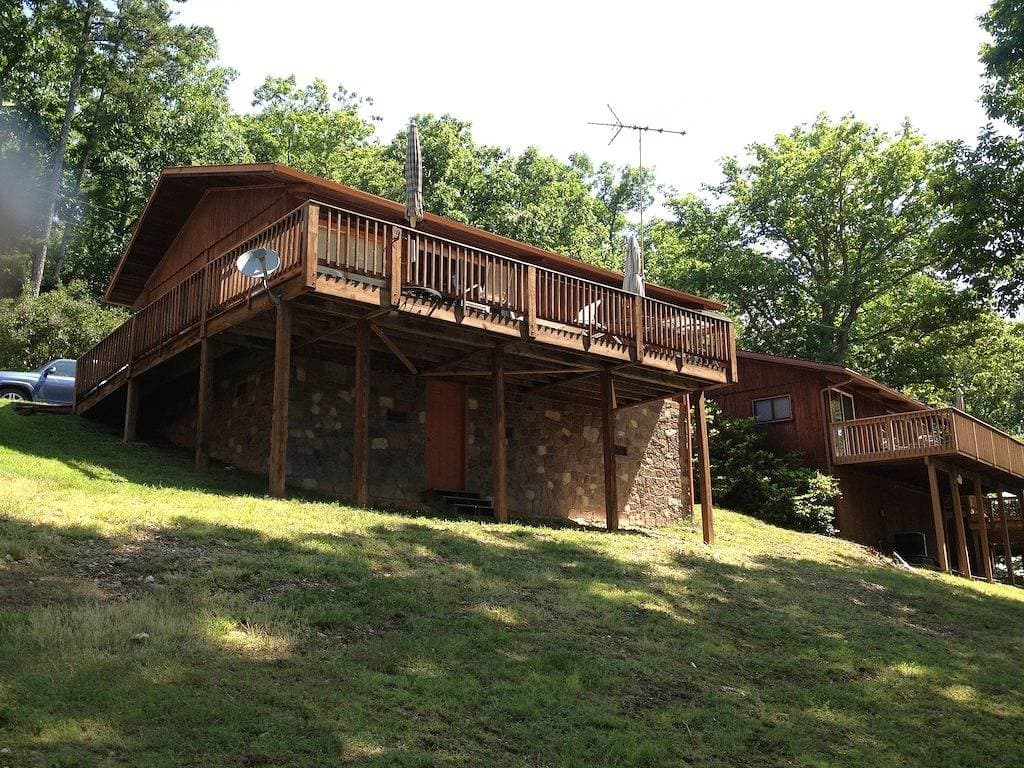 Foto 12 von 21: Abgeschiedene Waterfront Get Away am Smith Mountain Lake
