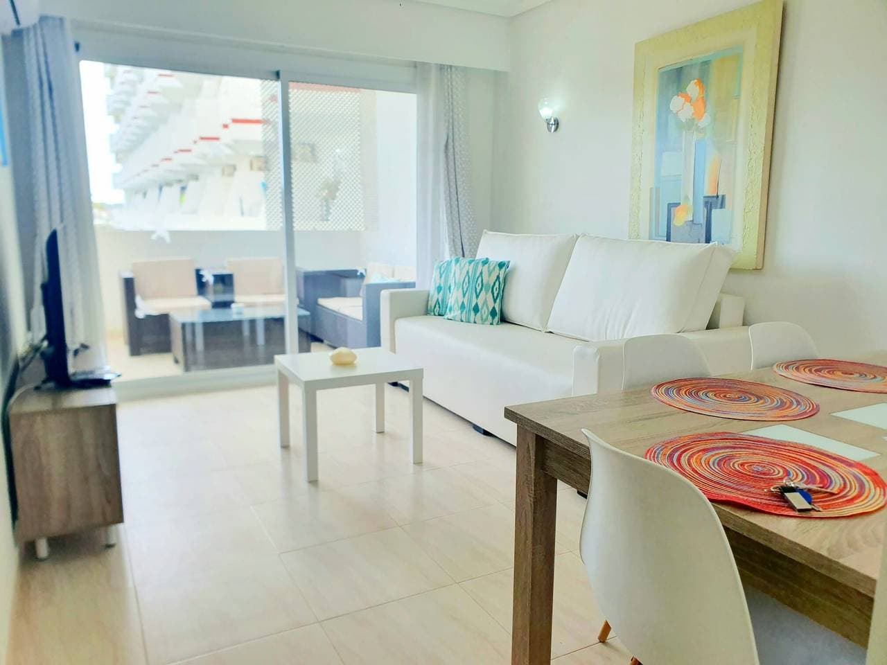 Foto 8 von 34: Ferienwohnung „Alcudia Sea“ mit großem Balkon, Poolblick und WLAN (Home Office)