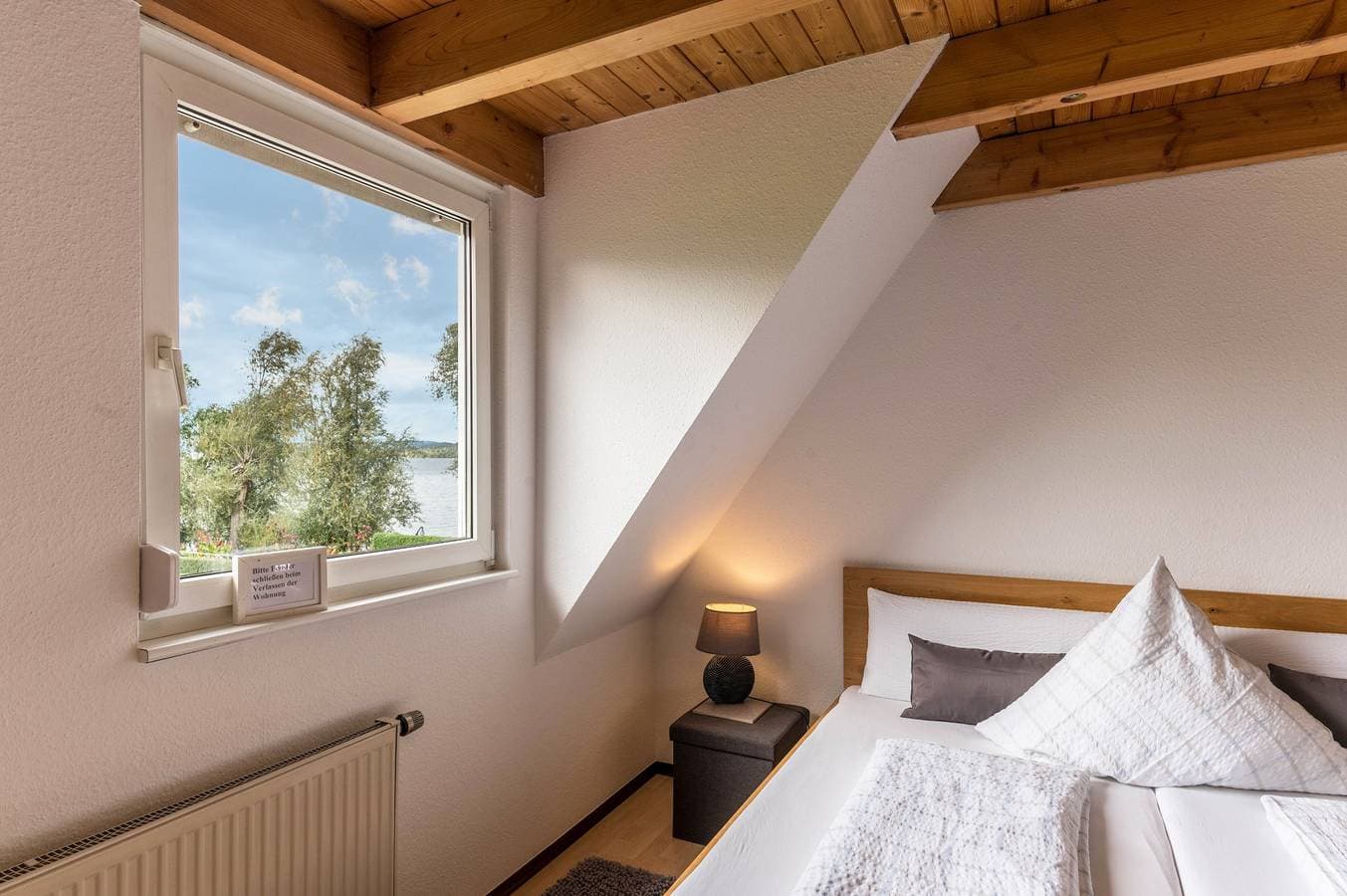 Foto 12 von 30: Ferienwohnung 2 im Haus Böhler auf der Insel Reichenau mit Seeblick, Terrasse und Garten