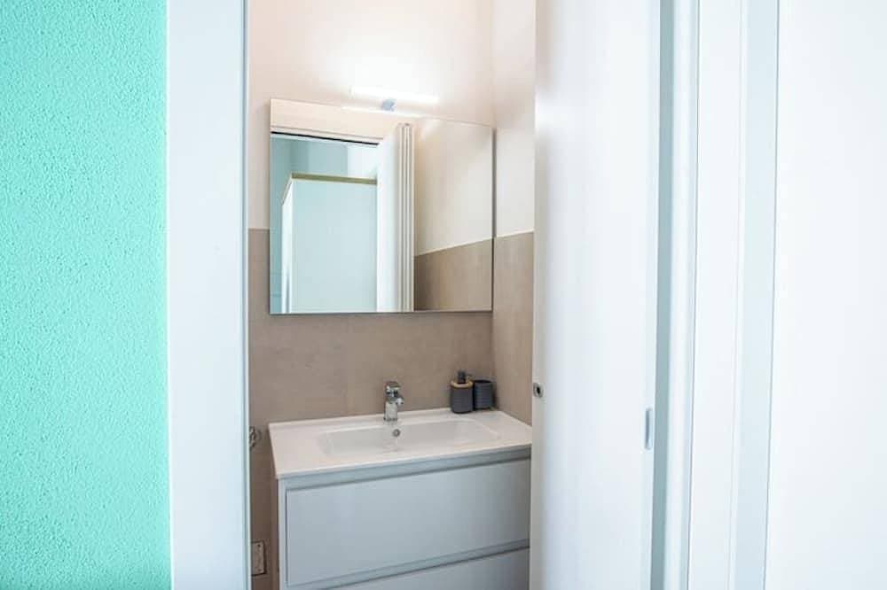 Foto 5 von 10: Bright and comfortable room with private bathroom