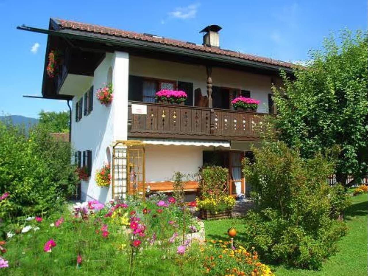 Foto 8 von 13: Ferienwohnung 'Kramerblick' mit Bergblick und Balkon