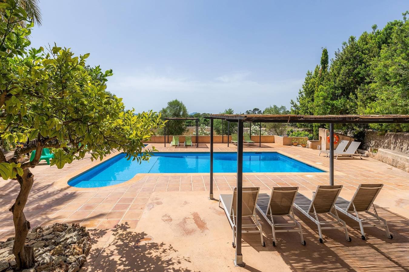 Foto 2 von 30: Agroturismo „Es Rafalet“ mit Bergblick, Pool, Klimaanlage, Terrassen und Garten