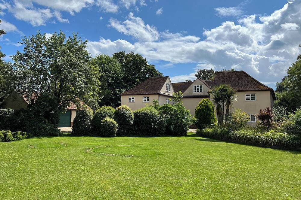 No 1 The Martins, pet friendly, with a garden in Walberswick 1
