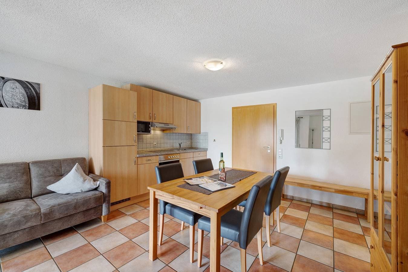 Foto 8 von 18: 1-Zimmer-Ferienwohnung Haus 4 mit Seeblick, Gemeinschaftsterrasse und Wi-Fi