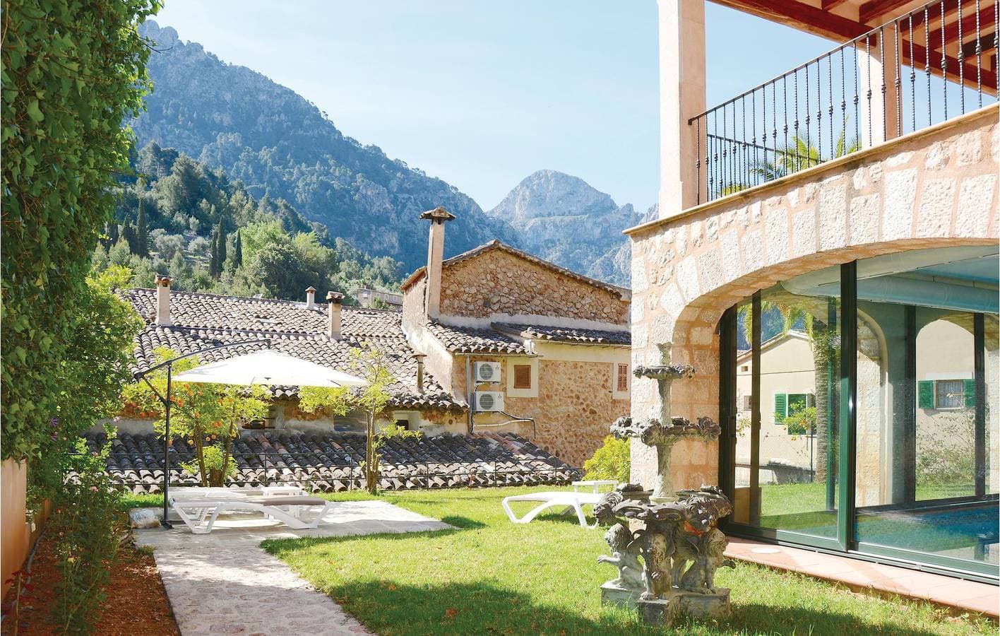 Foto 6 von 58: Geräumige Terrassenwohnung mit Innenpool