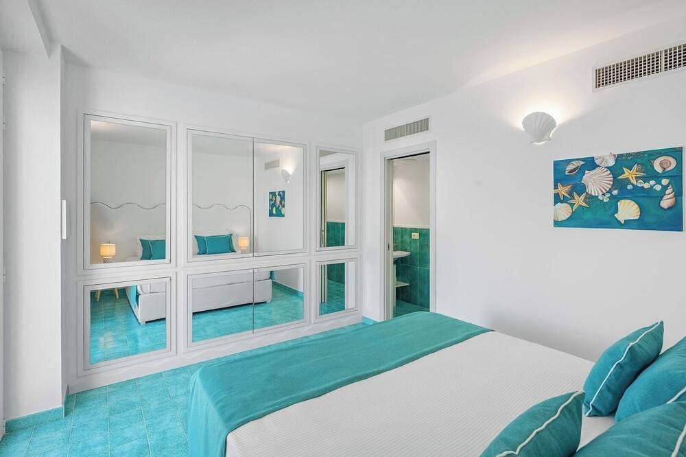Foto 6 von 30: Villa Silenzio, Secluded Retreat with Sea Views