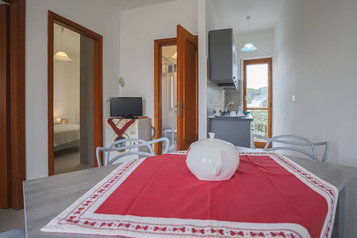 Foto 7 von 16: Apartment 8 mit Meerblick, WLAN und Klimaanlage