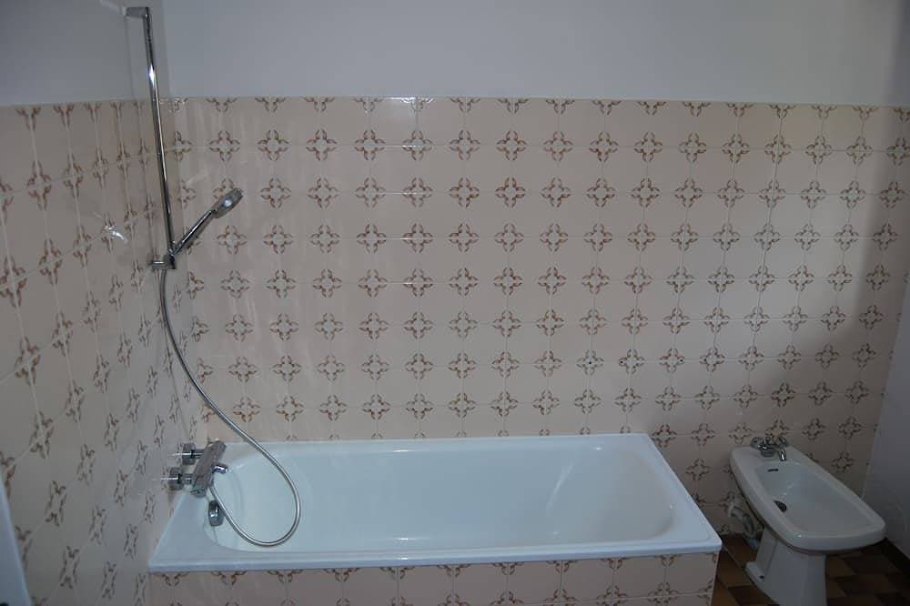 Foto 4 von 8: Geräumige, ruhige Wohnung. Quercy