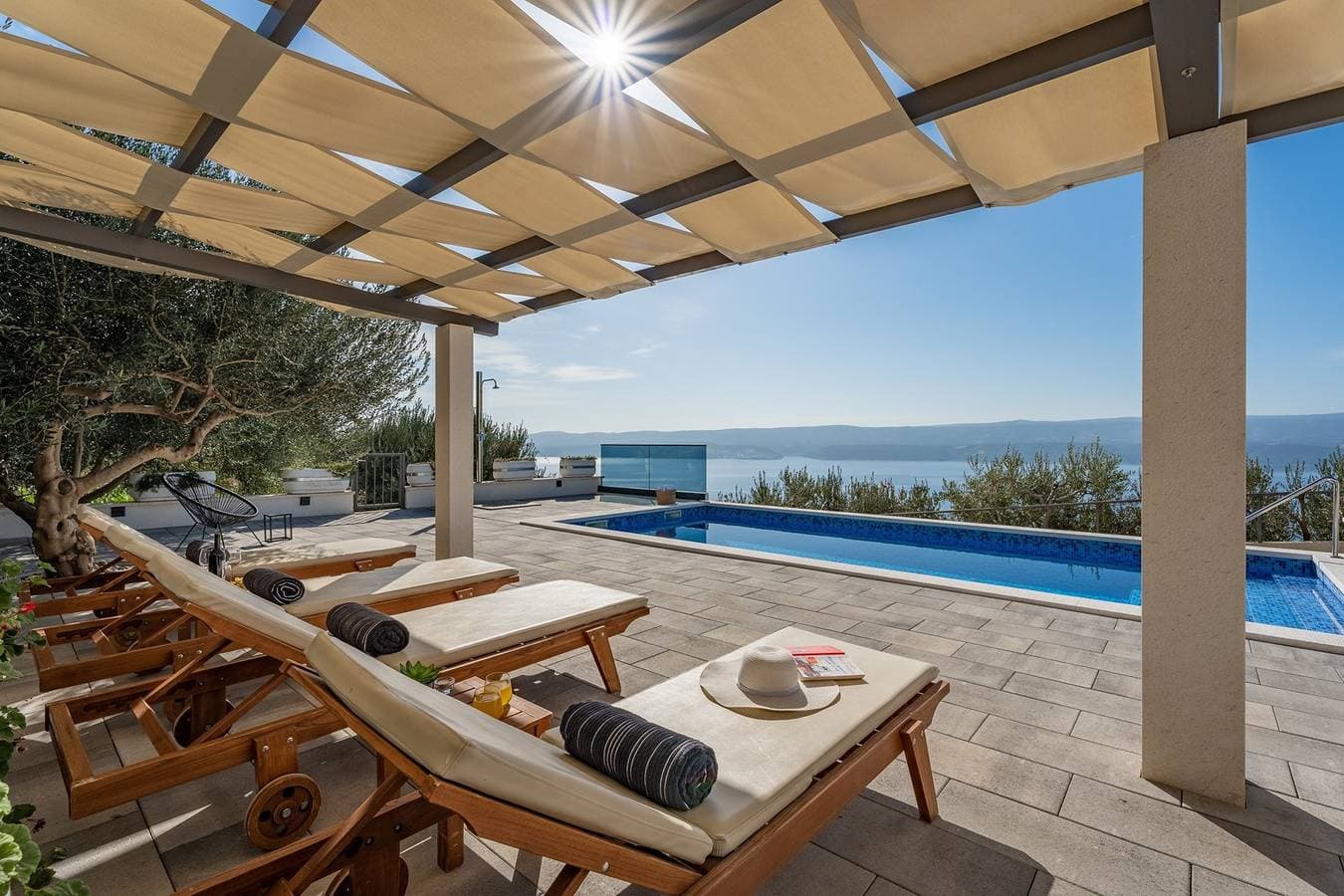Foto 5 von 50: Villa Dream mit privatem Pool, 2 Schlafzimmer mit en-suite Badezimmern, Meerblick