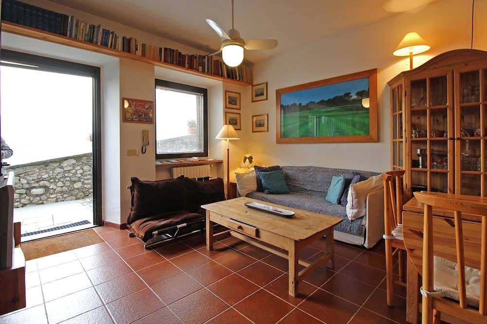 Foto 8 von 30: Zwei-Zimmer-Wohnung in Residenz mit Pool und Panoramablick auf den See in Sale Marasino