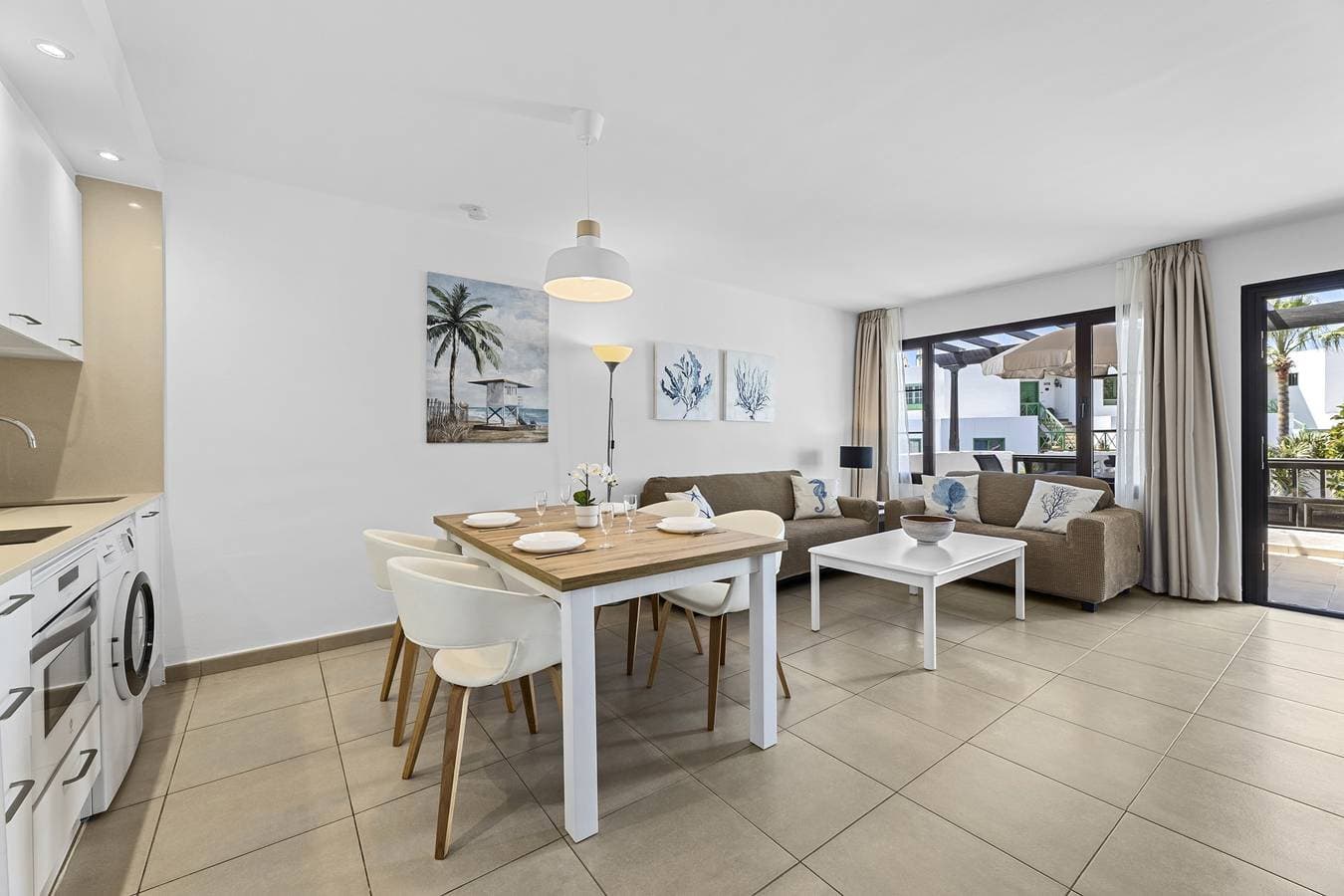 Casahost Bastian Boutique I Seaview 1