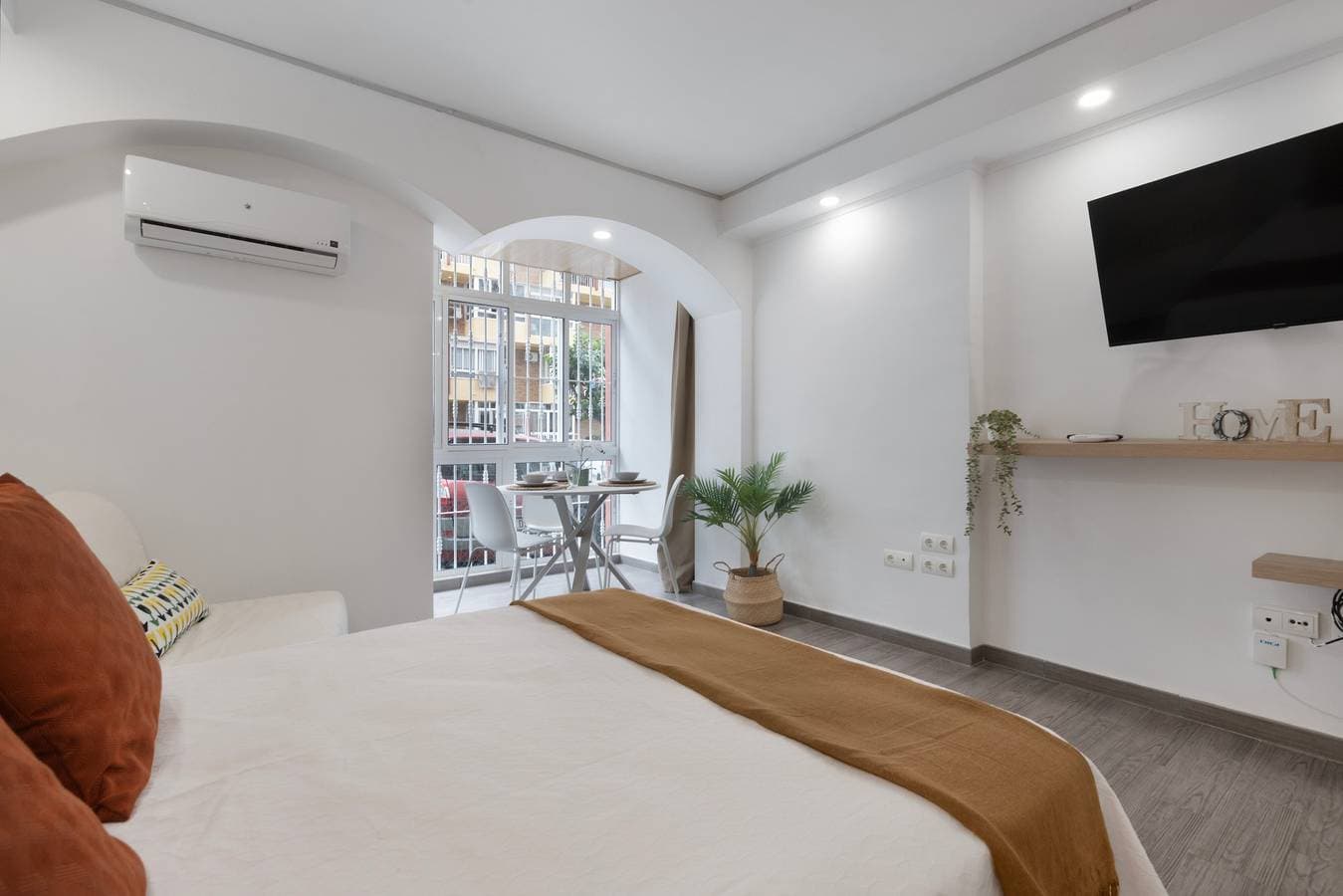 Foto 9 von 22: Ferienwohnung 'Gamonal Beach Studio' mit Gemeinschaftspool, Wi-Fi und Klimaanlage