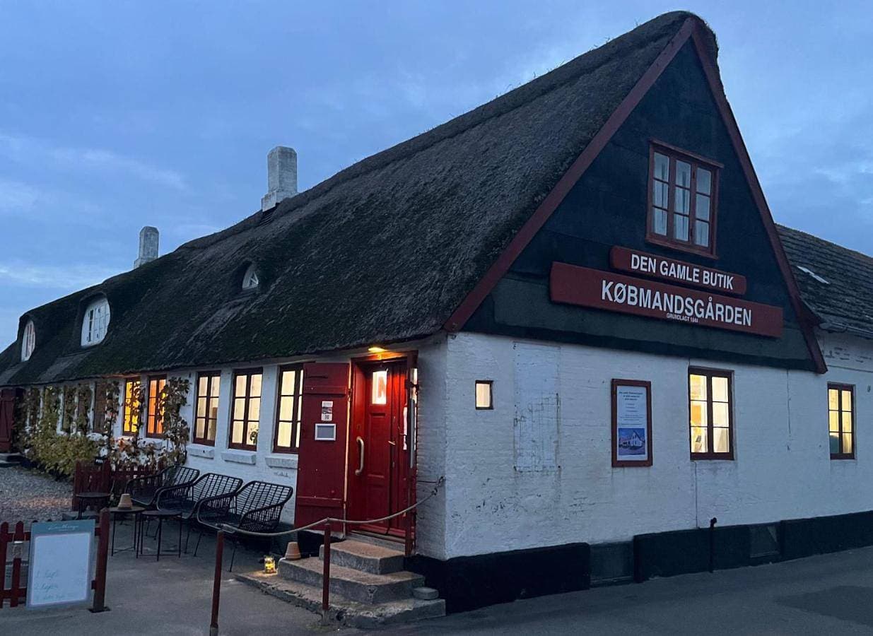 Købmandsgården, Ballen 1