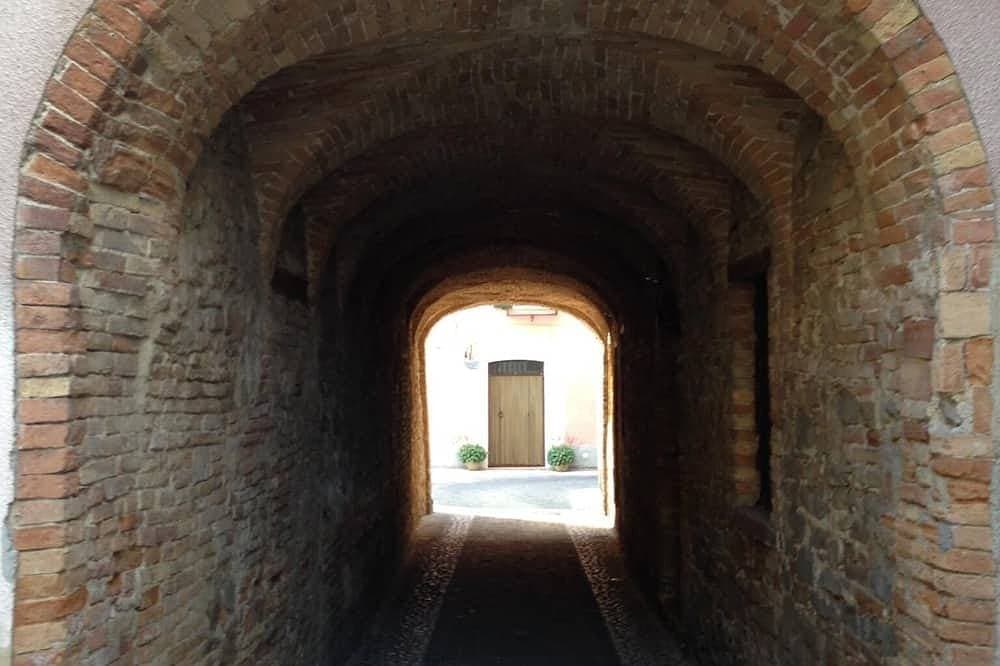 Foto 7 von 30: Jenseits des Tourismus! Entdecken Sie das ruhige, authentische mittelalterliche Dorf, charmantes Haus.