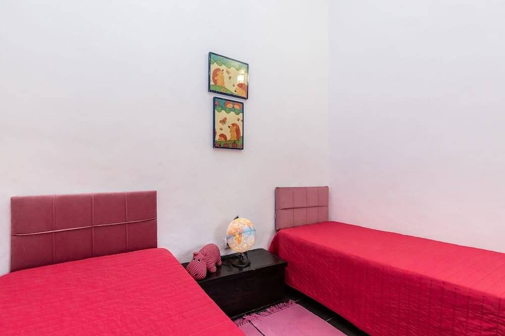 Foto 5 von 30: Bartsia Pink Villa, Schwimmbad, Garten, Terrasse, Parkplatz, Wifi!Neu!