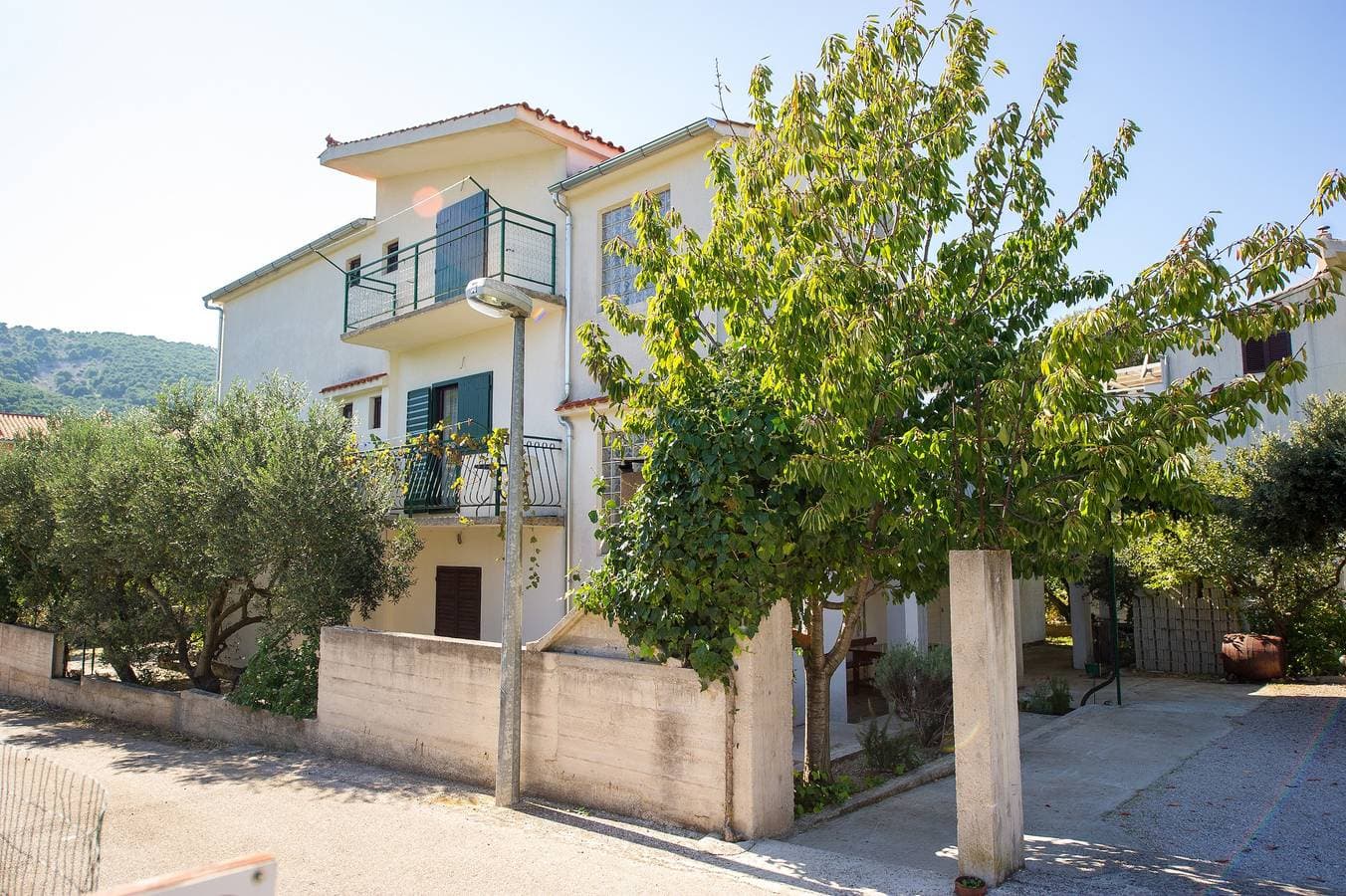 Foto 4 von 22: Studio Appartement mit Balkon und Meerblick Grebastica, Sibenik -a