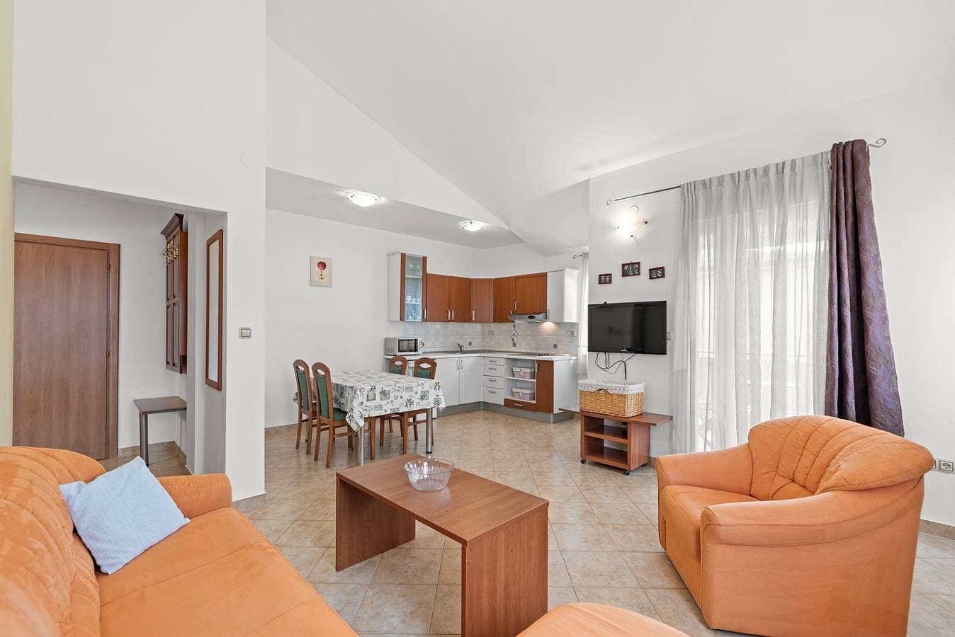 Foto 6 von 24: Ferienwohnung Noemi II in der Villa Valtrazza mit gemeinsamem Pool