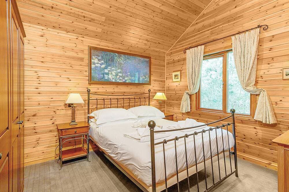 2 Schlafzimmer Unterkunft in Tilford, Farnham 1