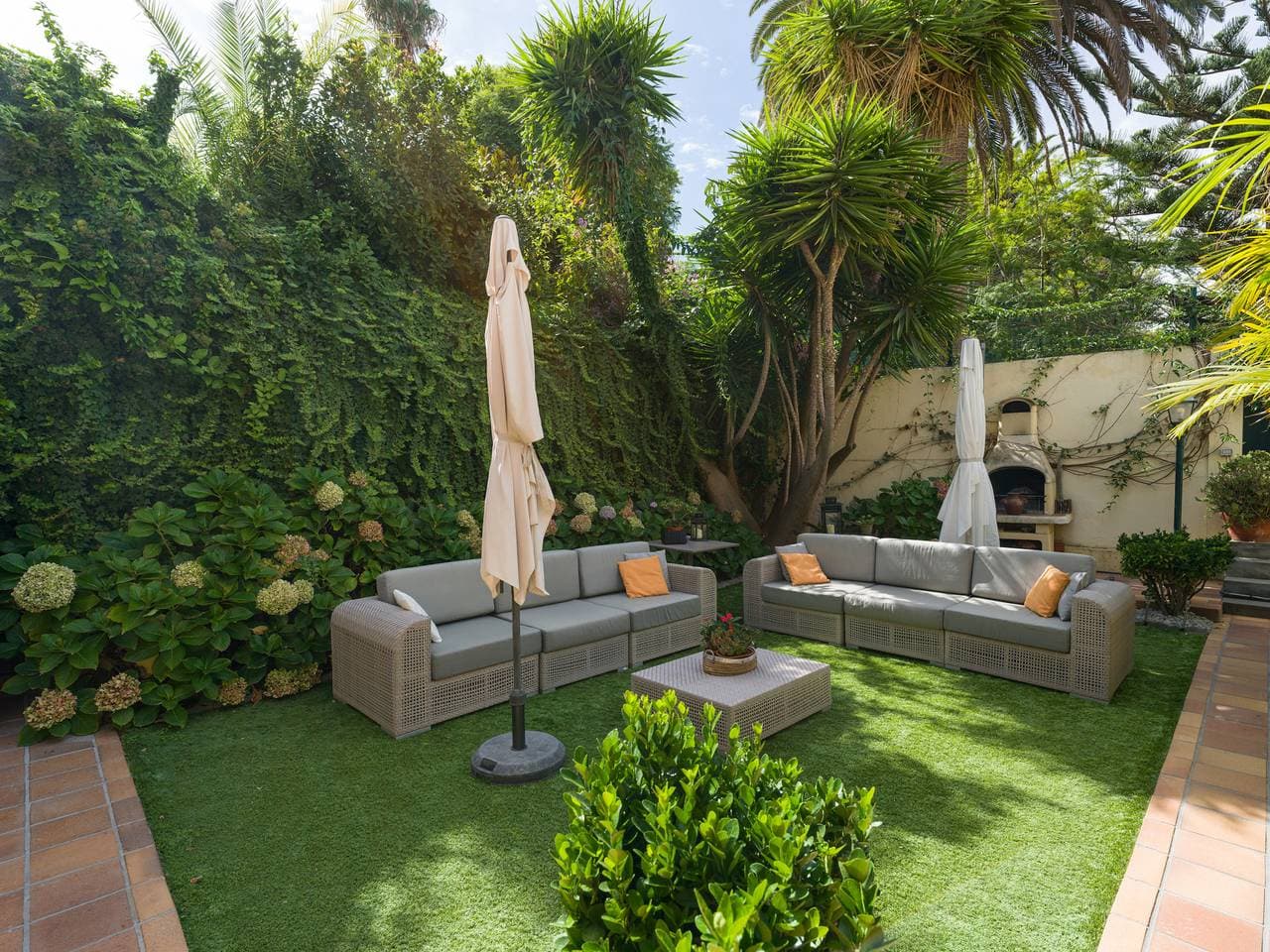 Foto 5 von 71: House with cozy garden BBQ
