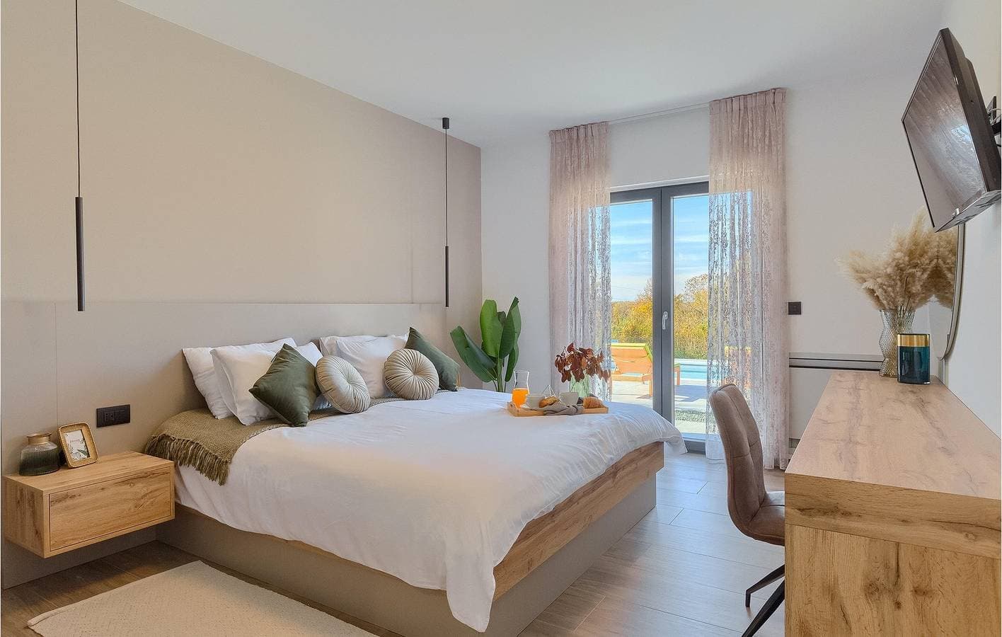 Foto 13 von 61: Geräumige 2-Zimmer-Wohnung mit Pool, WLAN, Klimaanlage und Parkplatz