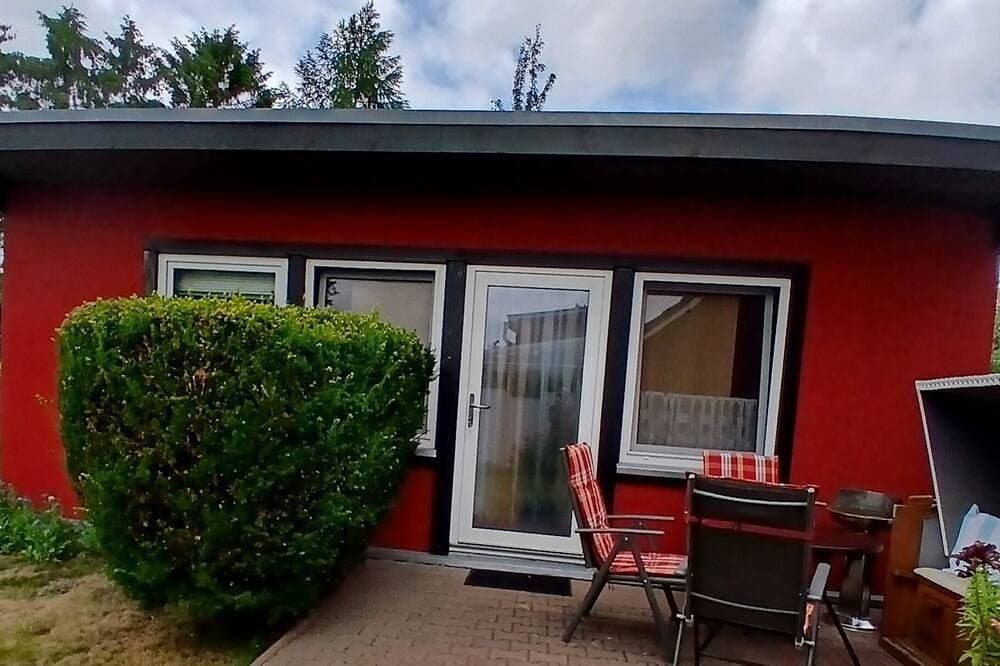 Bungalow für 2 Gäste mit 28m² in Zirkow 1