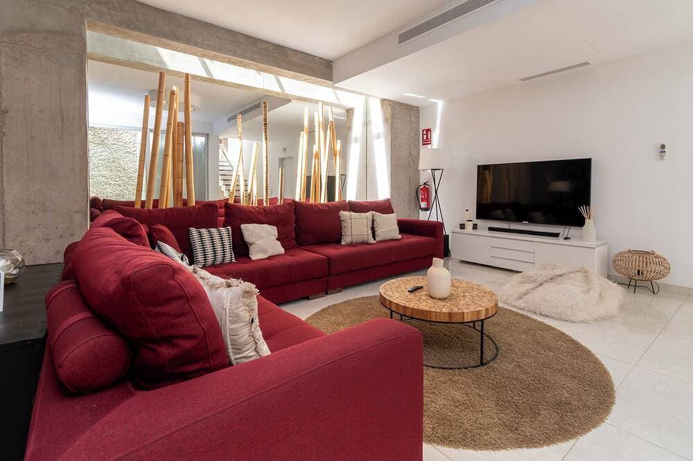 Foto 11 von 30: Amazing 5 Bedroom Villa in Costa Adeje