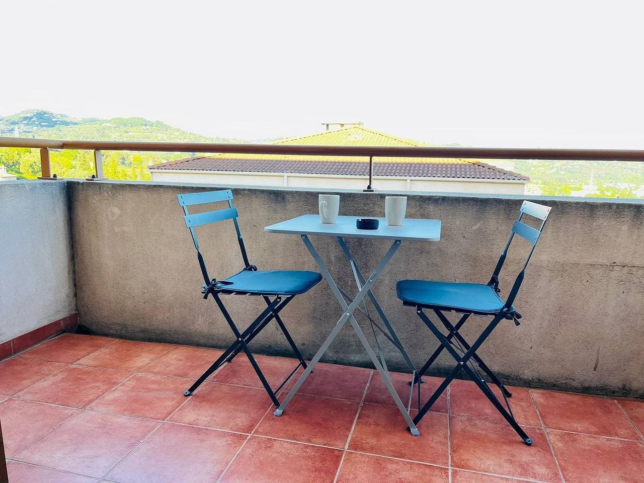Foto 4 von 10: Apartment in Grasse mit Bergblick