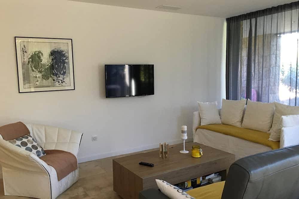 Foto 8 von 30: Facing the sea, 30 m from the beach, luxury villa, air-conditioned