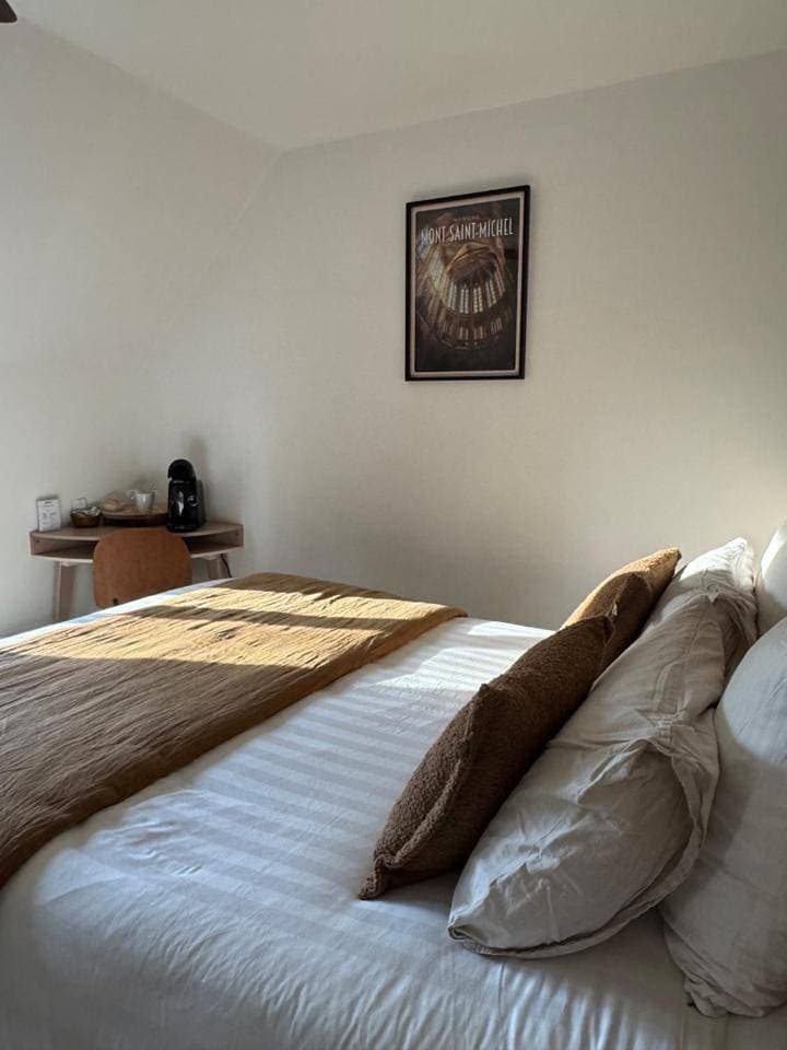 Foto 10 von 16: Double Room with Private Bathroom