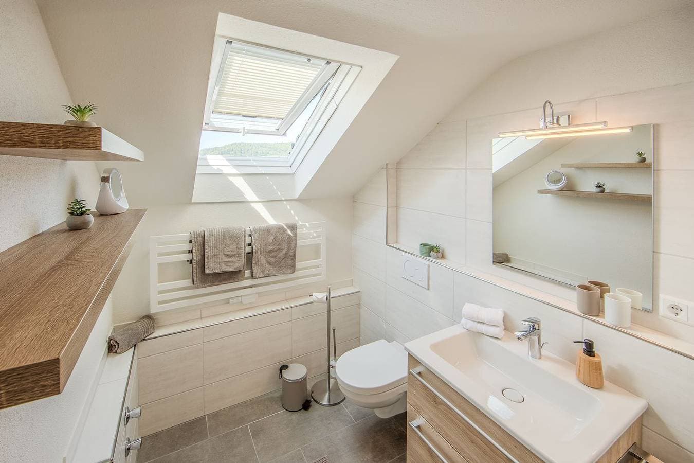 Foto 5 von 14: Fewo Seetraum. Tolle Wohnung mit Seesicht,Balkon, 2 Schlafzimmer