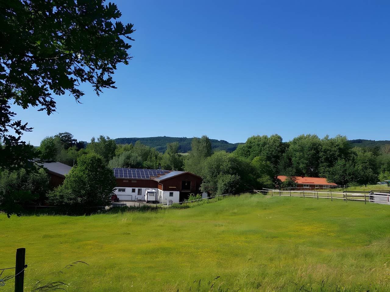 Foto 2 von 40: Ferienhaus 'Sonnenweide, 85qm' mit Privatterrasse, Gemeinschaftsgarten und Wi-Fi