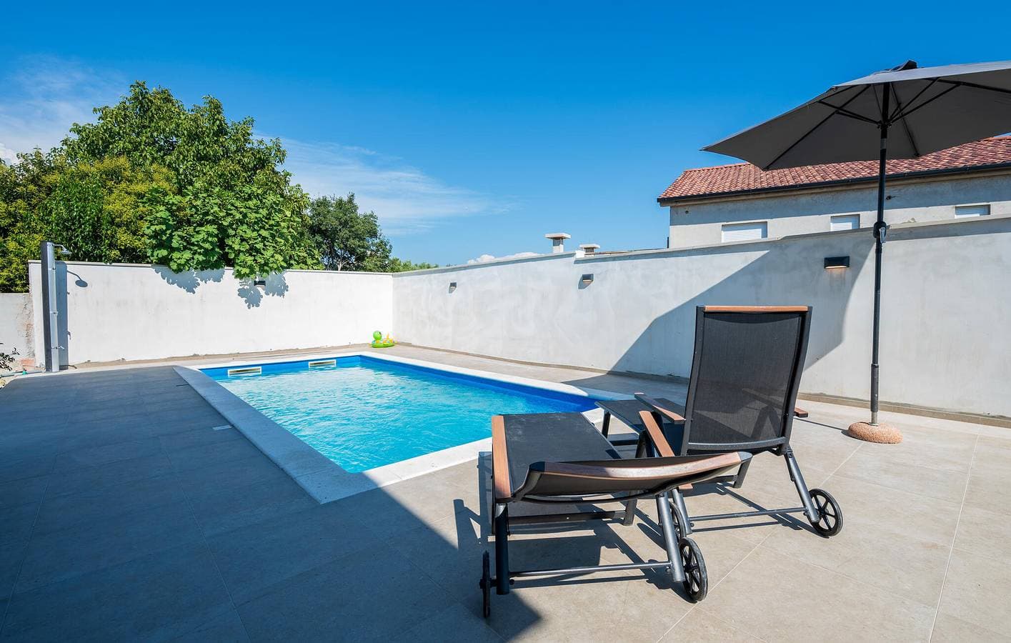 Foto 3 von 24: Charmante Ferienwohnung mit Pool und Parkplatz in Galizana, 400 m vom Stadtzentrum entfernt