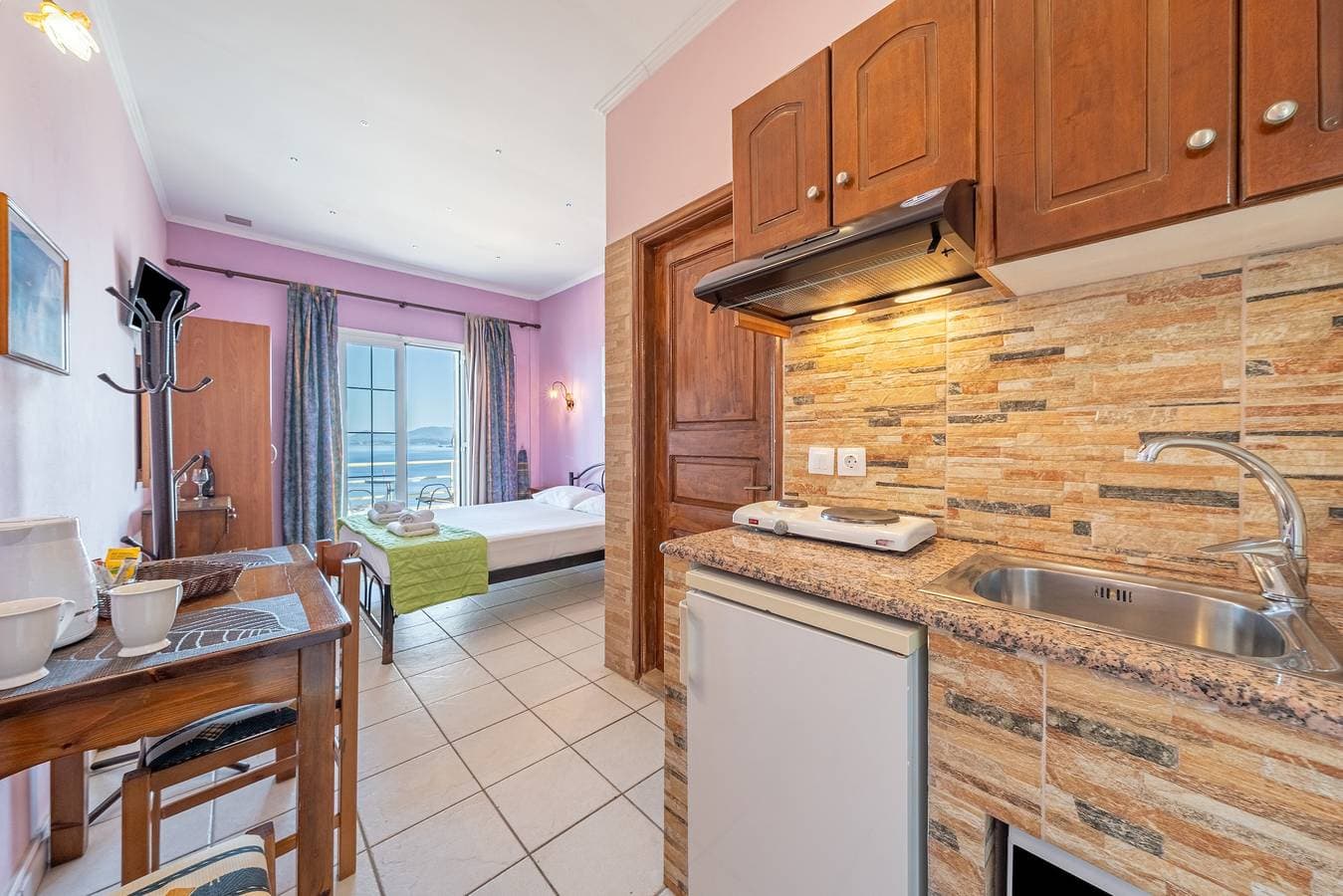 Foto 4 von 34: Ferienwohnung 'Stefanos Place Studio Sea View 7' mit Meerblick, Wi-Fi und Klimaanlage