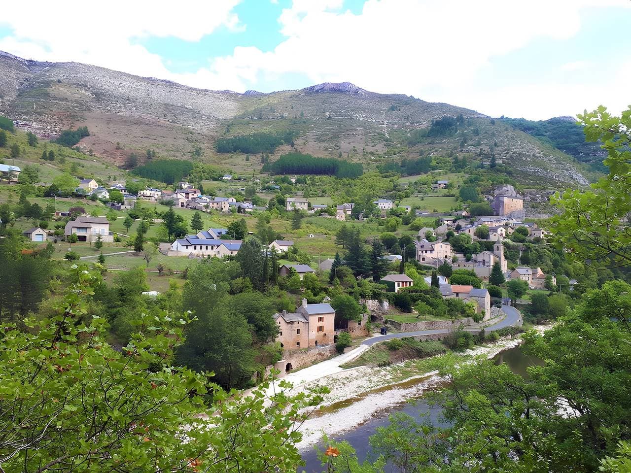 Foto 3 von 31: Ferienhaus 'La Bélugue' in Ste-Enimie mit Bergblick, WLAN und Klimaanlage