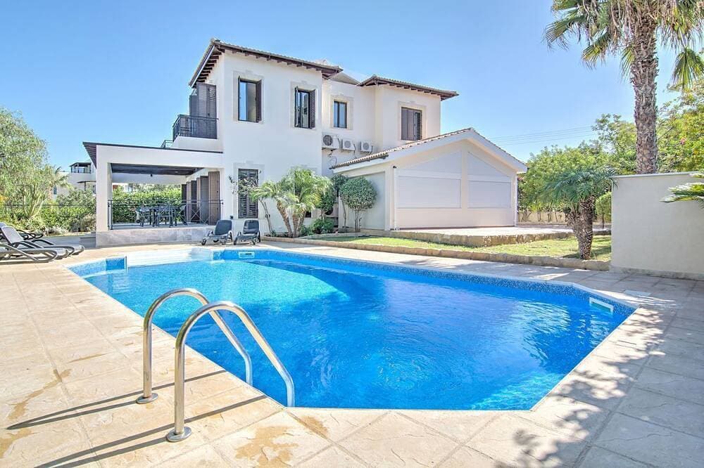 Villa Arsinoe Beach -  a villa that sleeps 6 guests  in 3 bedrooms 1