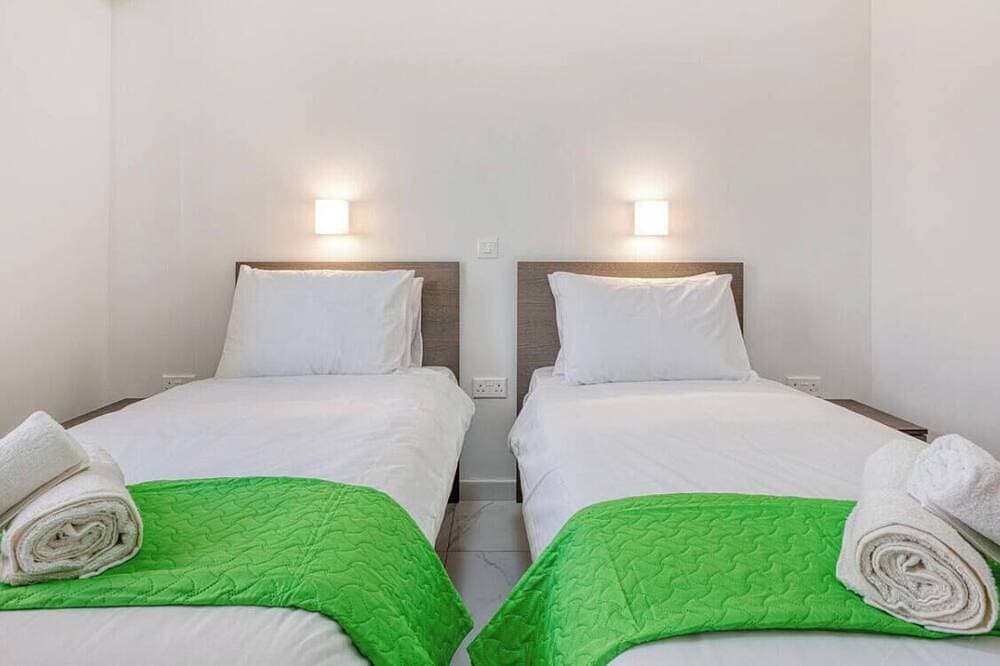 Foto 6 von 28: Seafront 2Br fully equipped home w/comfy bed Qawra