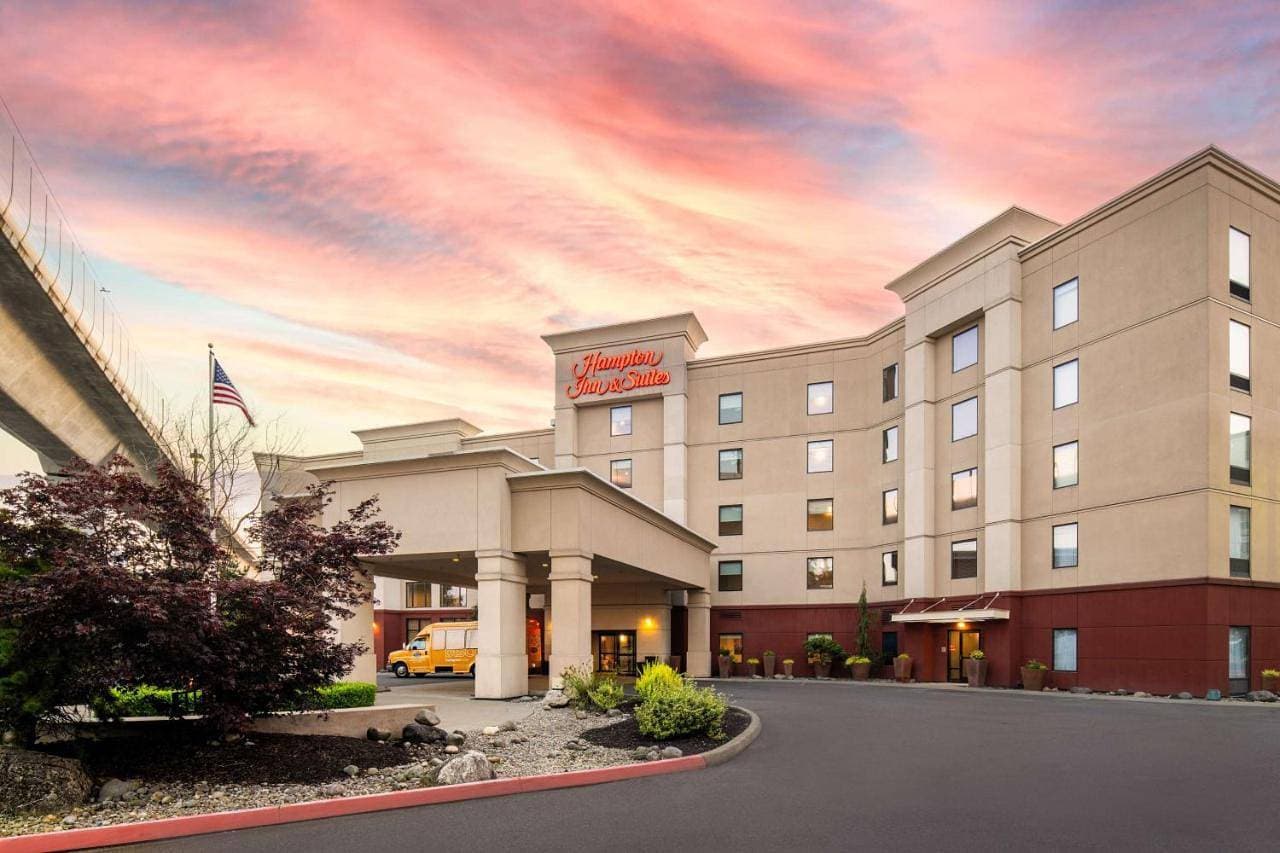Hampton Inn and Suites Seattle - Airport / 28th Avenue 1