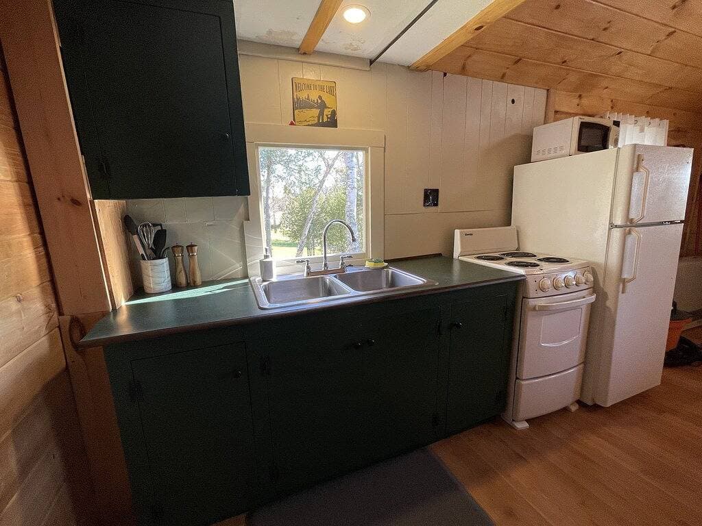 Foto 9 von 19: Lakefront Cabin on Rangeley Lake: Sauna & views