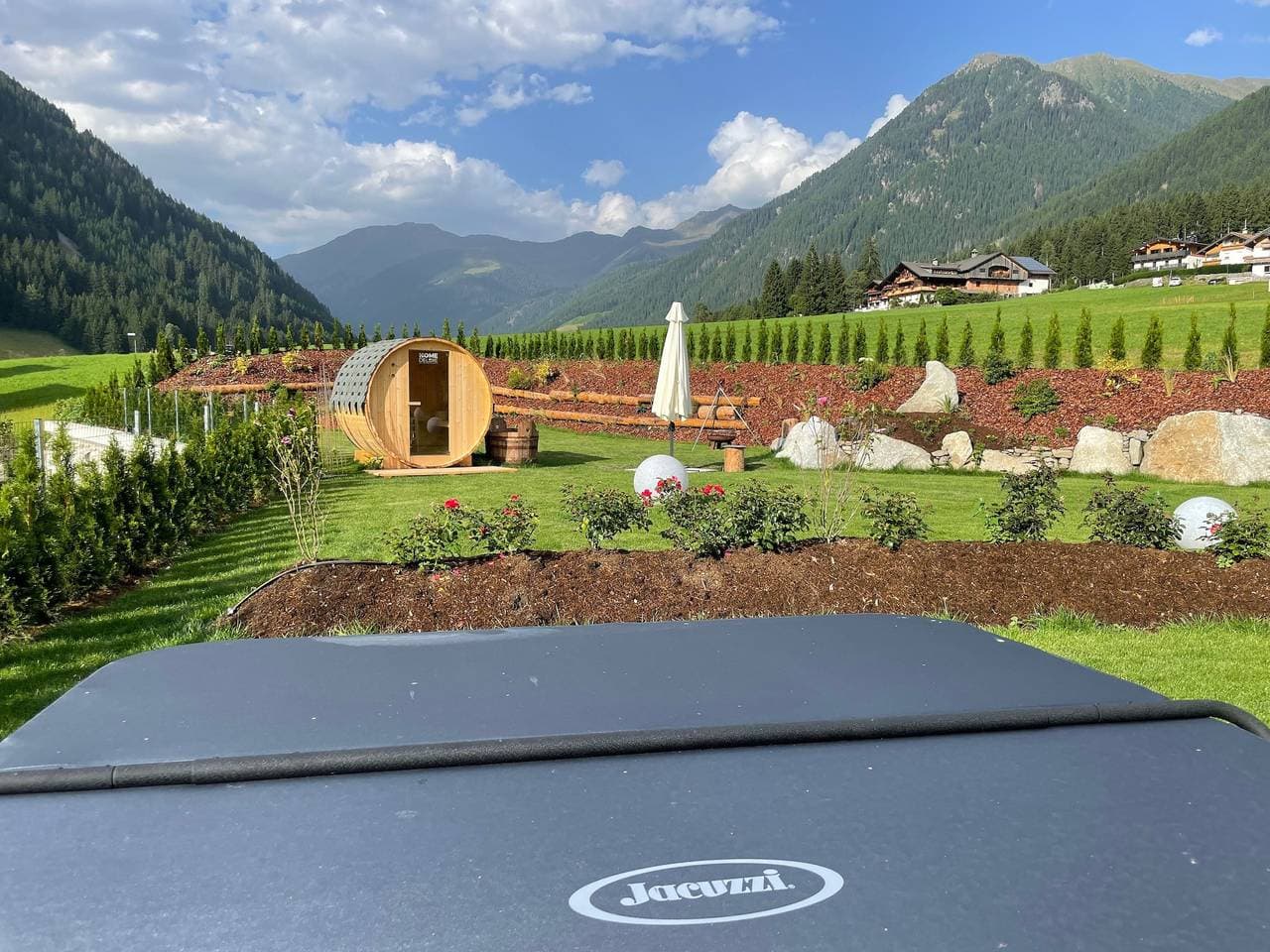 Foto 11 von 20: Chalet „Villa Anita The Garden“ mit Bergblick, WLAN und Klimaanlage