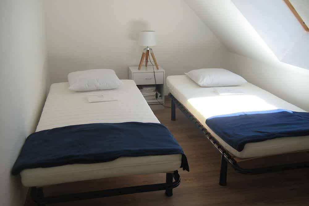 Foto 3 von 16: ---- Holzchalet ----