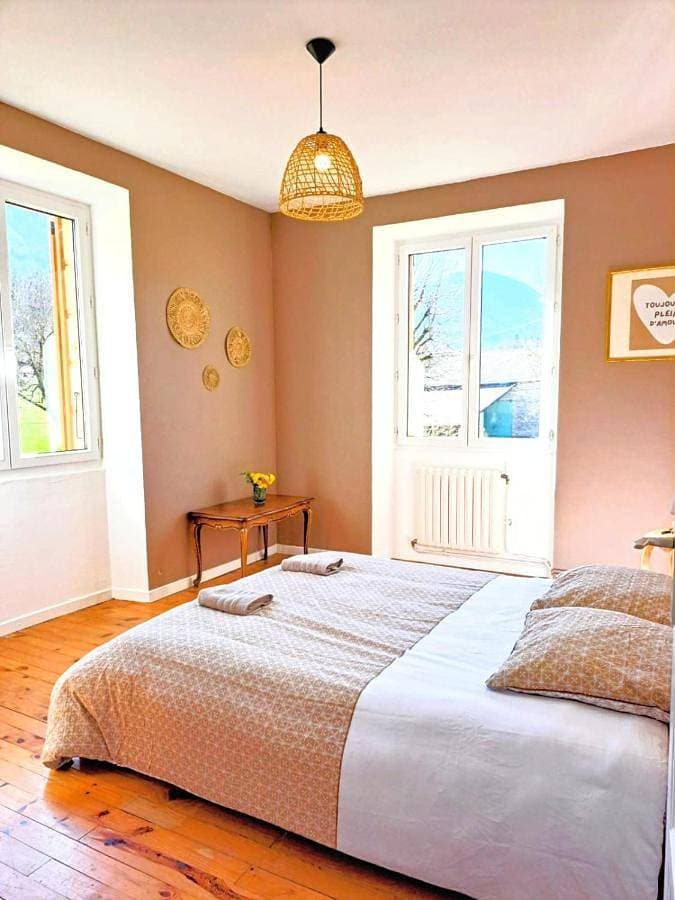 Foto 5 von 36: Six-Bedroom House