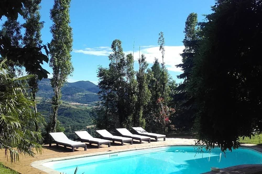 Haus auf dem Land, Swimmingpool, 3000 m2 Grundstück, herrliche Aussicht 1