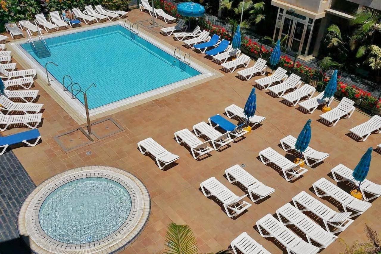 Sardina Penthouse Dreams 1