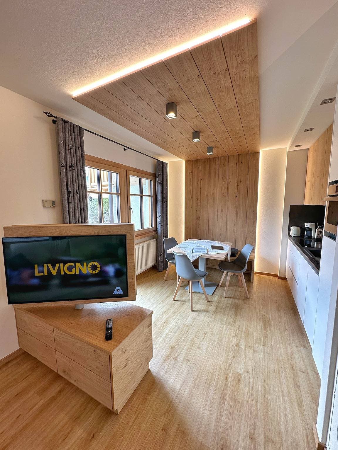 Foto 7 von 31: Ferienwohnung Chalet Monteneve Verde mit Bergblick, Balkon und WLAN
