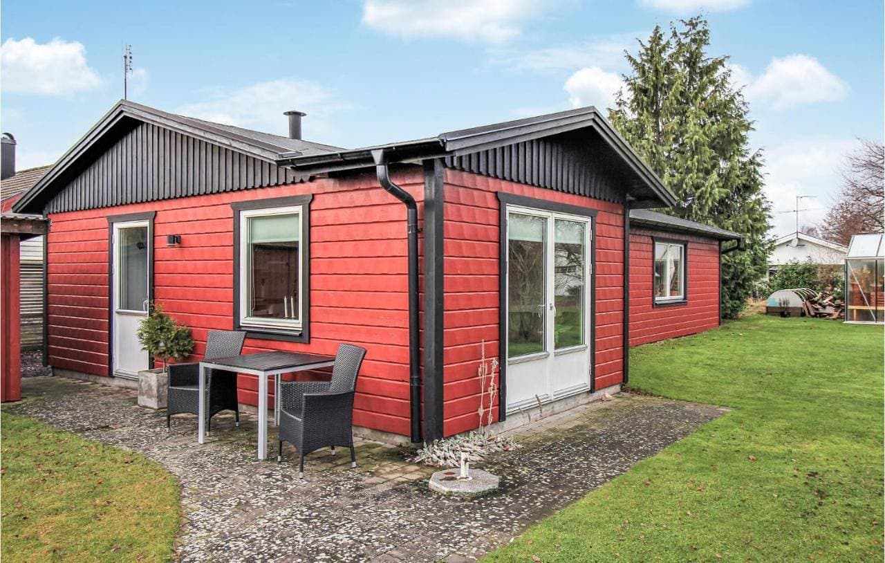 1 Bedroom Awesome Apartment In Beddingestrand 1